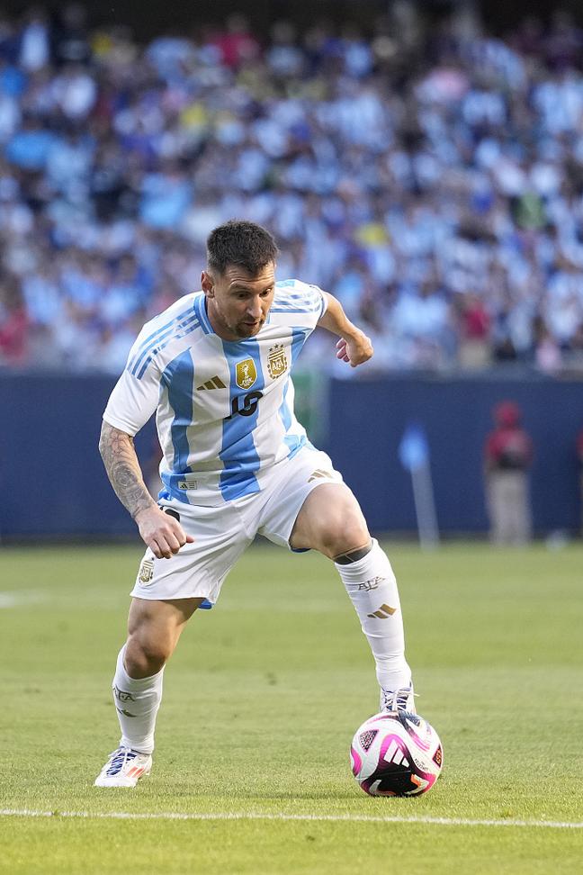 文班：我一直在施压请战 我们的问题是打任何对手都势均力敌