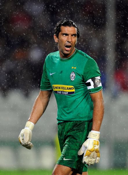 郑钦文因伤退出澳网，连续错过两届大满贯赛事