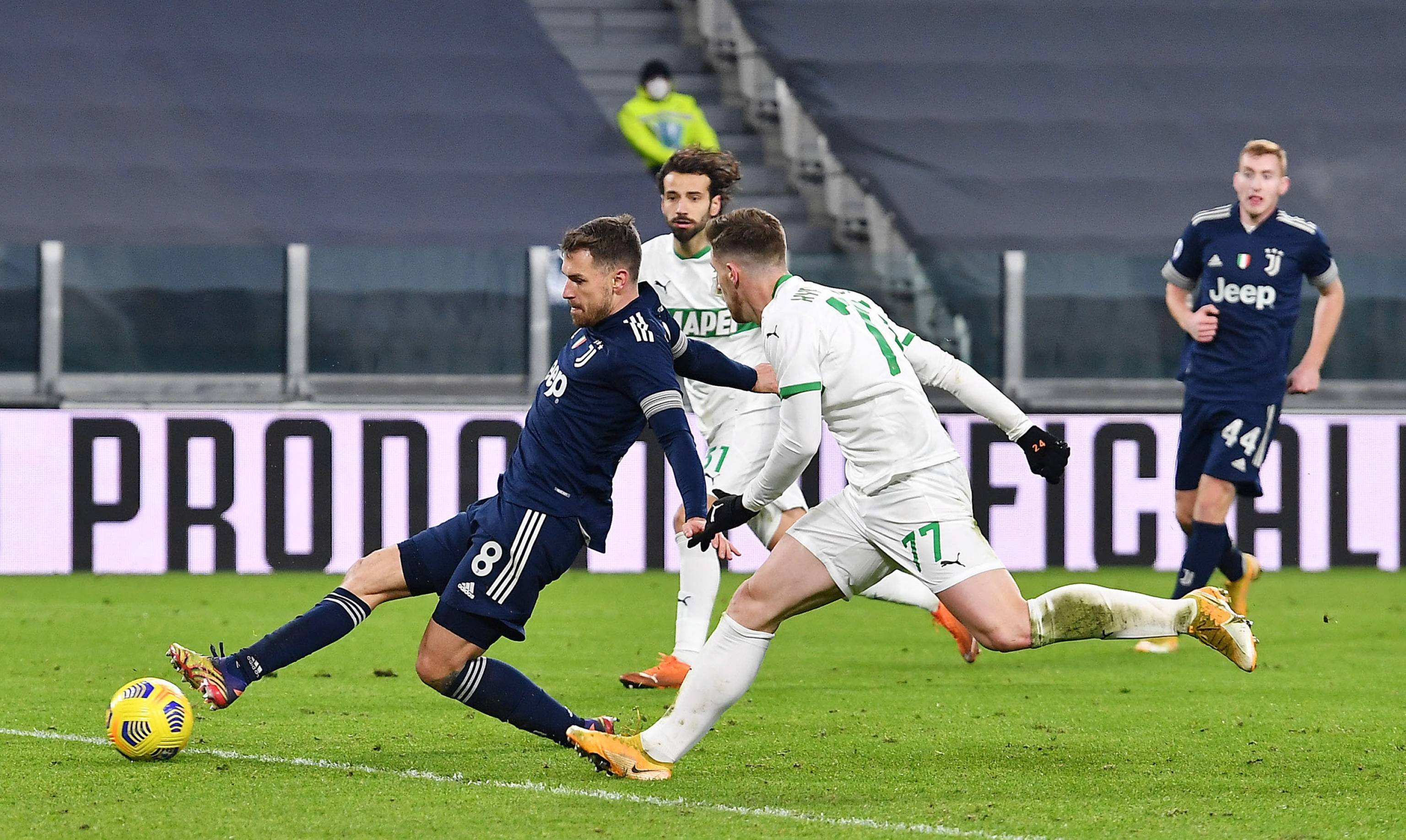 李弘权18+8张镇麟16分 上海复仇广厦豪取7连胜