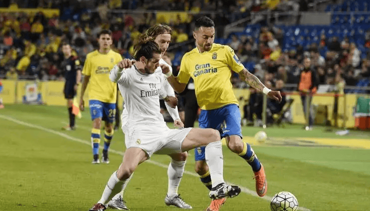 太逗了！《和平精英》上线＂姚安娜同款吃鸡动作＂引热议